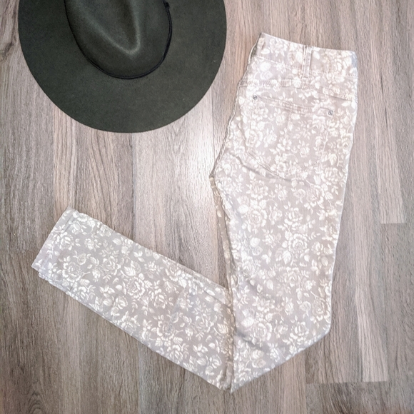 Free People Beige Floral Skinny Jeans Size 27 - Picture 4 of 7